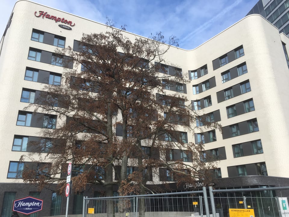 Außenansicht Hampton By Hilton Frankfurt Airport