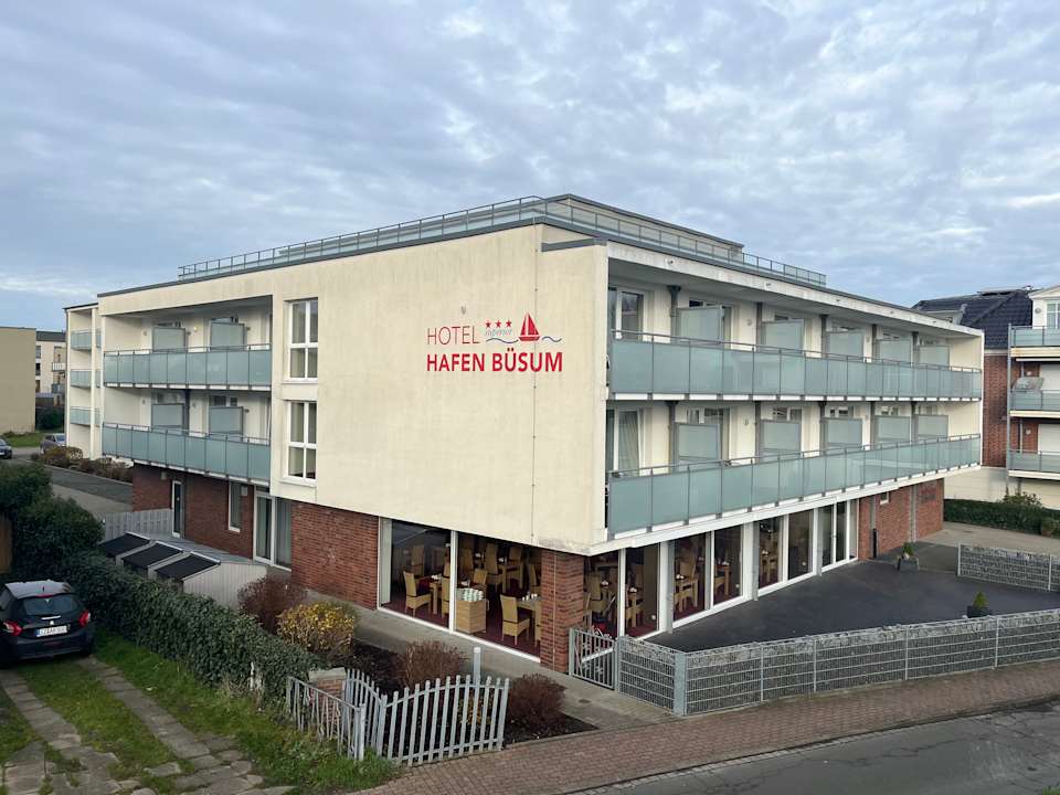 Außenansicht Hotel Hafen Büsum