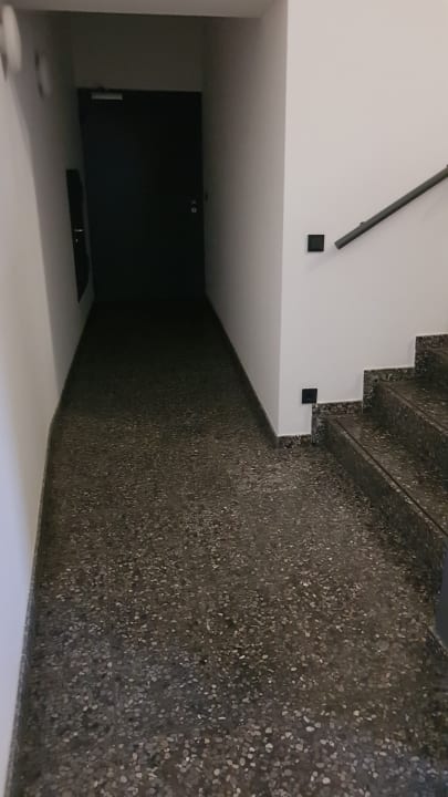 Dunkle Flure zum Frühstücksraum Ku' Damm 101 Hotel