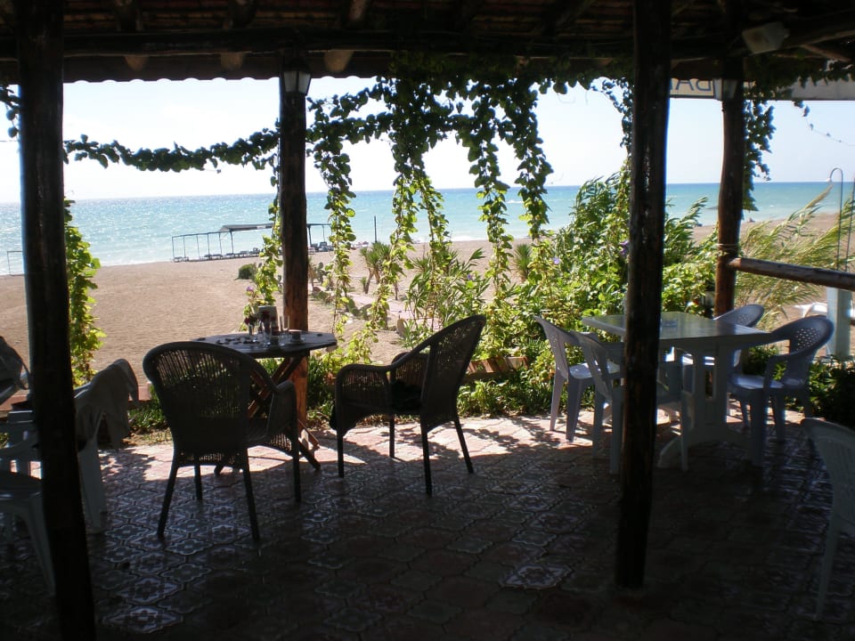 Open-air-Restaurant  As Queen Beach