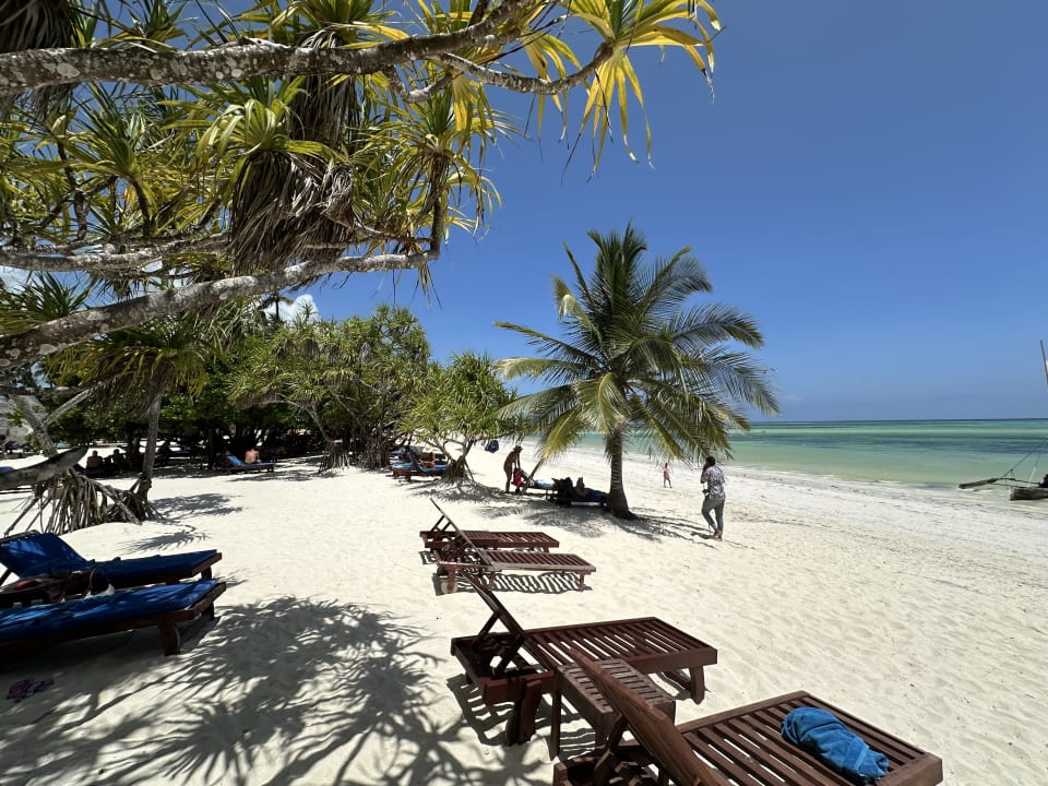 Strand Neptune Pwani Beach Resort & Spa