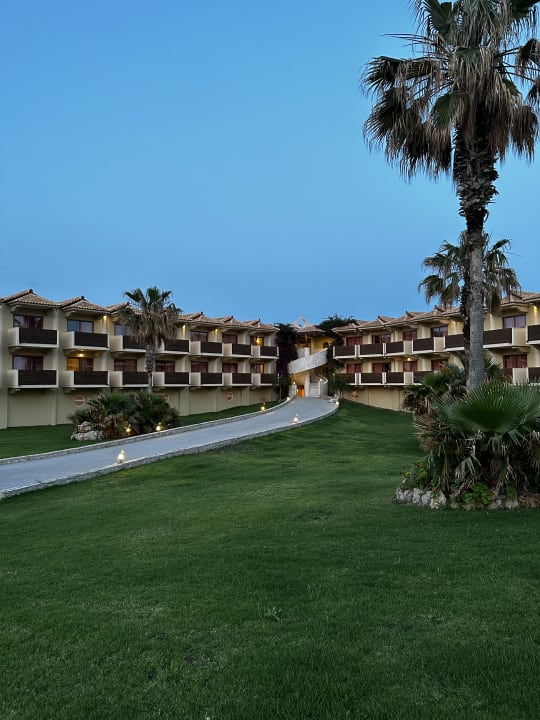 Gartenanlage Hotel Kalithea Horizon Royal