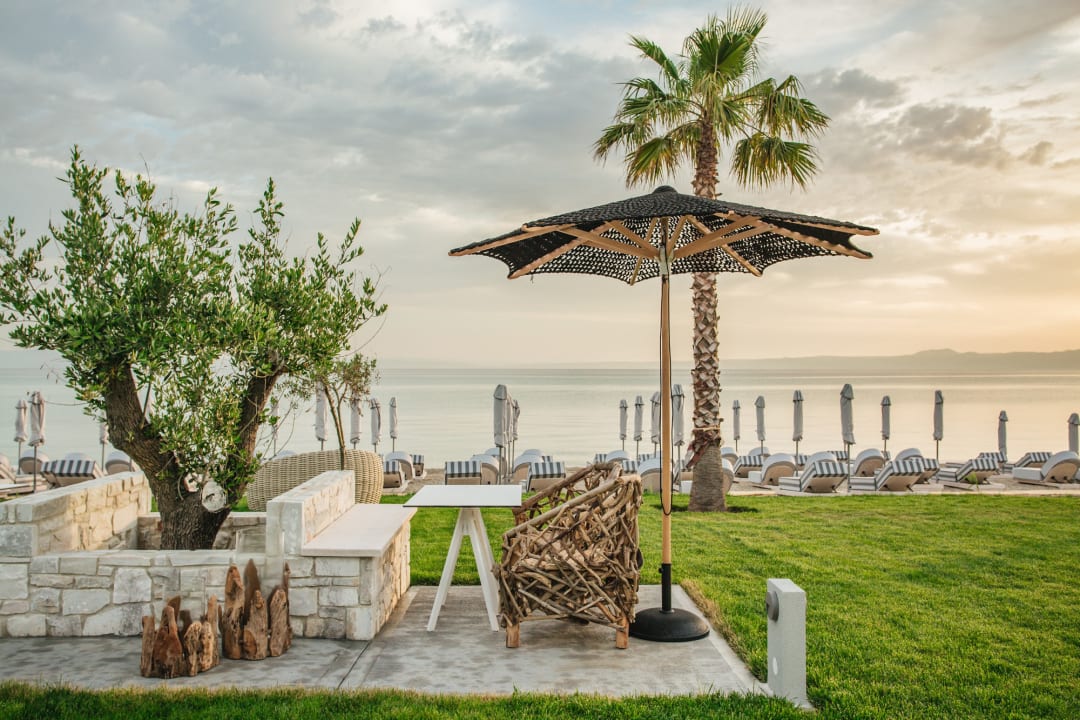 Strand Blue Carpet Luxury Suites