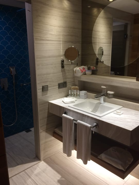 Zimmer Acanthus Cennet Barut Collection