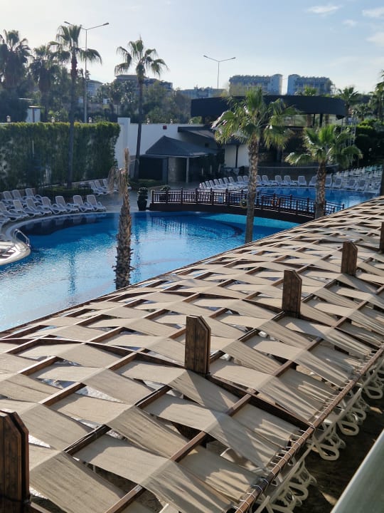 Pool Mary Hotel Side