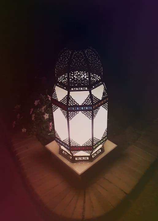 Wegbeleuchtung in der Anlage Pickalbatros Alf Leila Wa Leila Resort - Neverland Hurghada