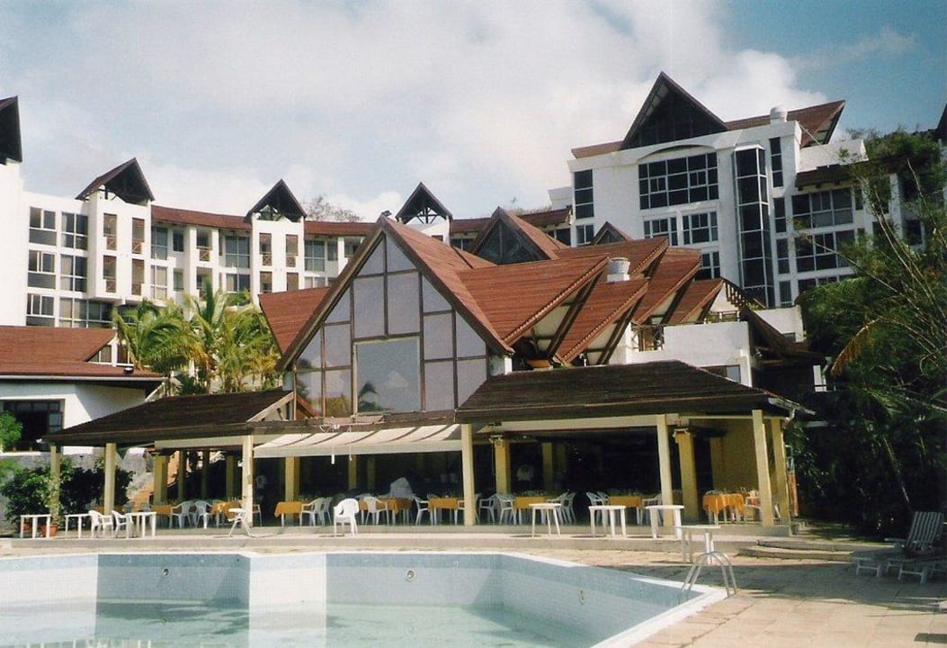 Hotelfront vom Pool gesehen Hotel Residence Le Domaine des Mascareignes