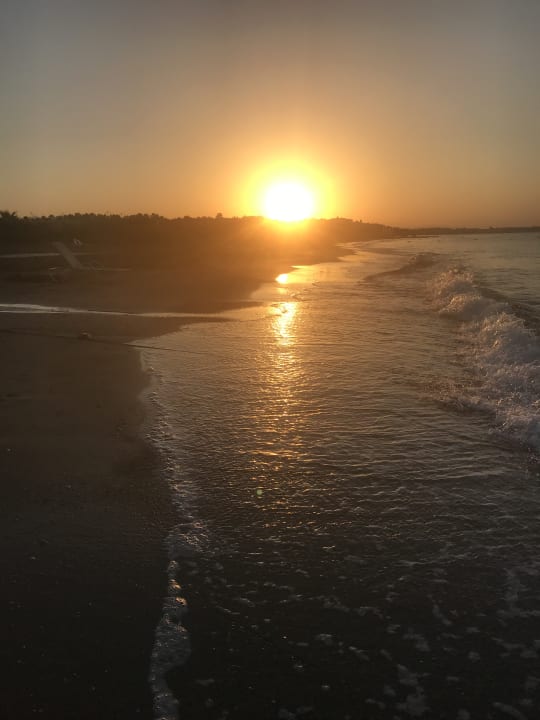 Strand Glamour Resort & Spa