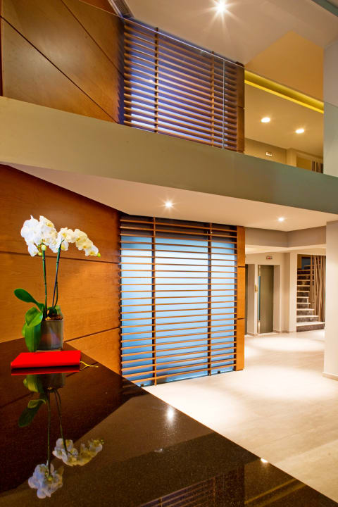 Lobby Oktober Downtown Rooms