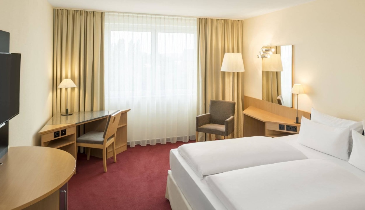 Standard Room NH Dresden Neustadt