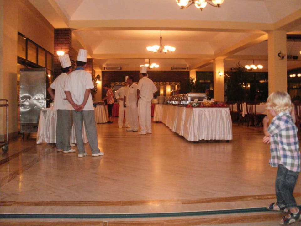 Abendbuffet im Queen Miramare Queen Hotel