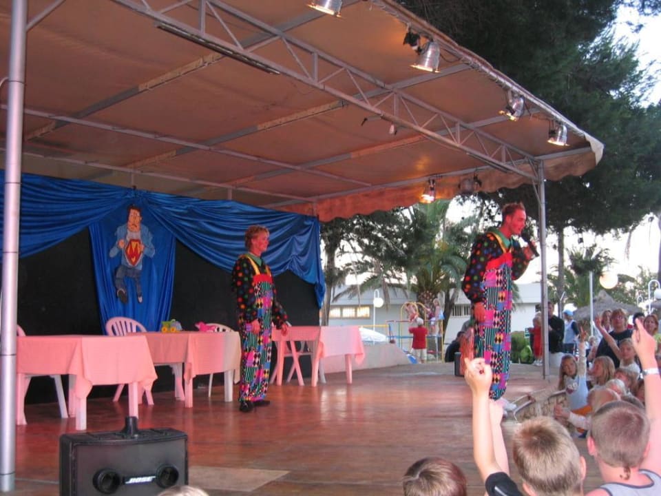 Animation (Kinderdisco) auf der Showbühne Hotel Palia Sa Coma Playa