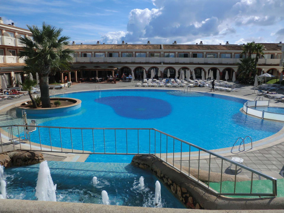 Pool blau punta reina