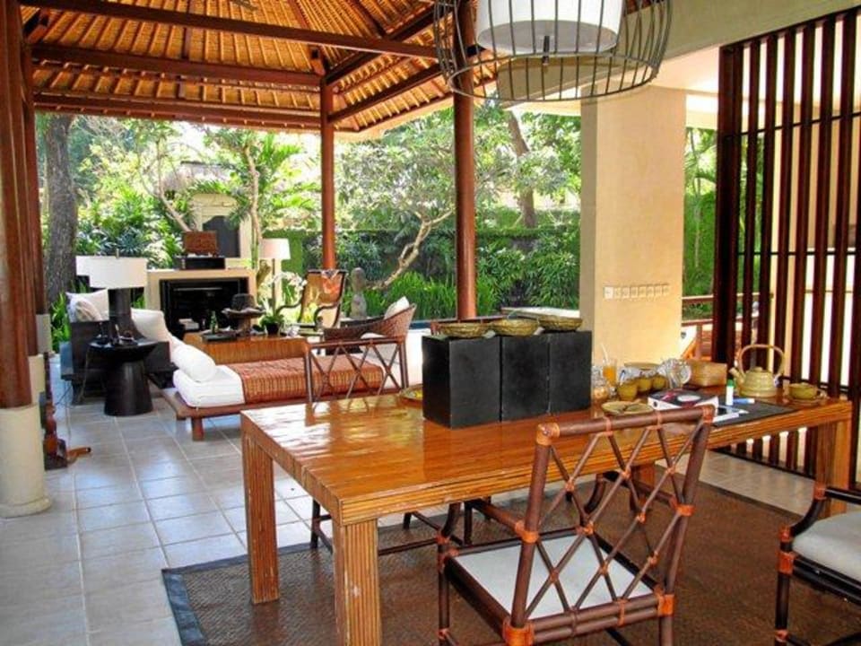 Unser Wohnzimmer in der Villa Kemong Kayumanis Sanur Private Villa & Spa