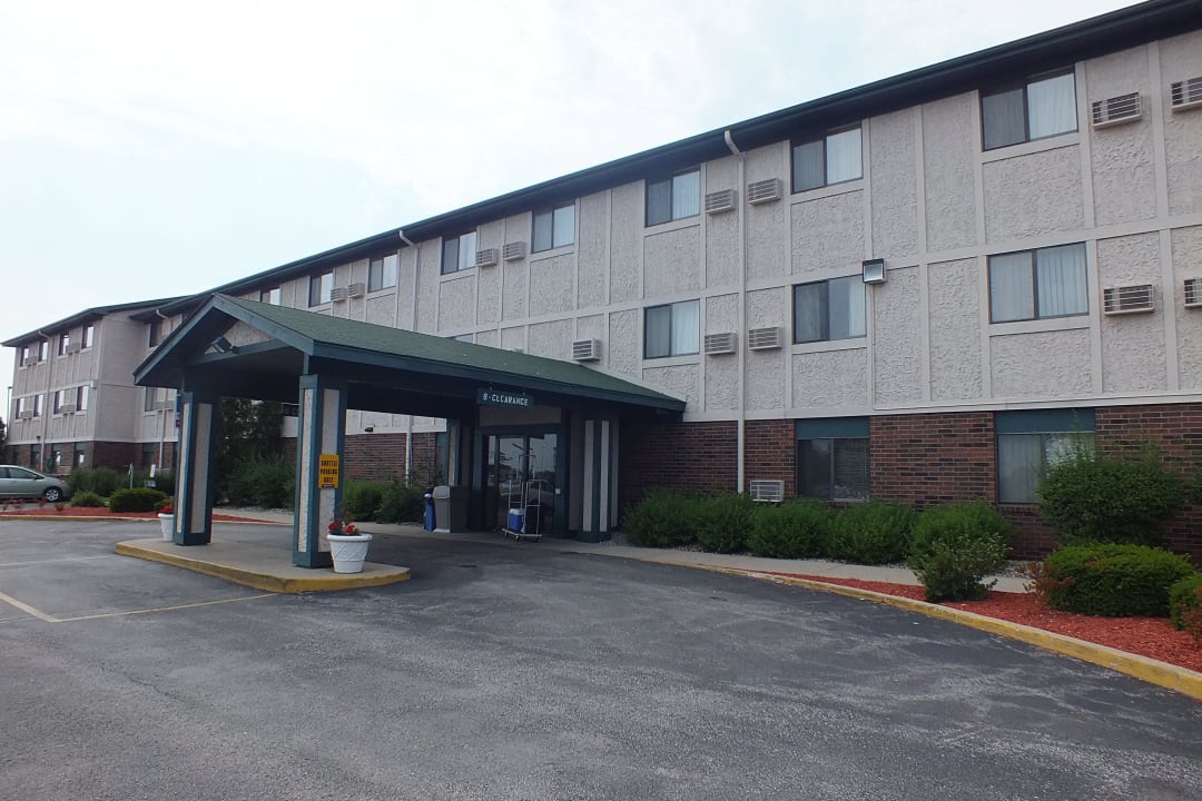 Haupteingang Hotel Super 8 Milwaukee Airport Wi