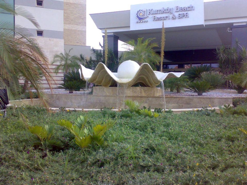 Hotel Eingang mit Brunnen Sunis Kumköy Beach Resort Hotel & Spa