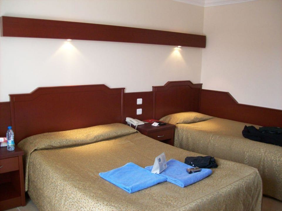 Zimmer nach der Renovierung Hotel Meryan