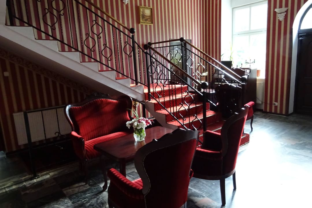 Lobby Haupthaus Hotel Ksiezycowy Dworek