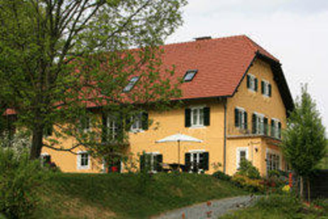 Gutshaus Weingut Tauss