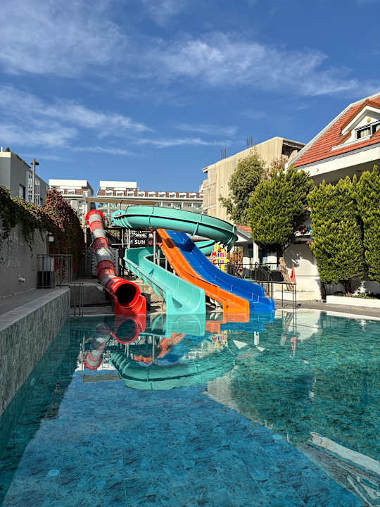 Pool Side Story Resort & Spa