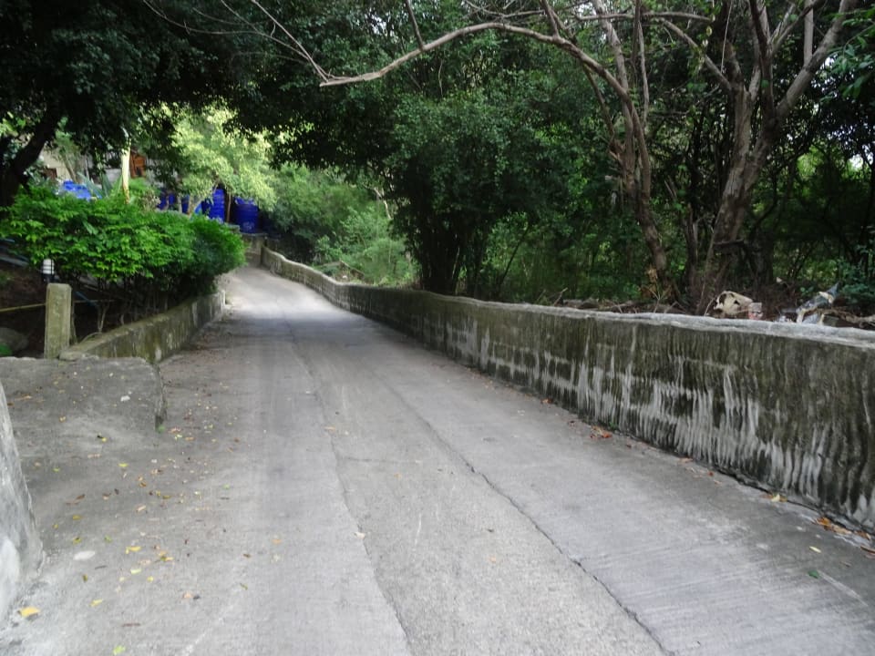 Steiler Weg zum Hotel Hotel Chintakiri Resort