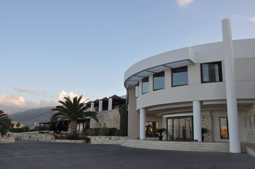 Sehr schöner Empfang Grand Hotel Holiday Resort