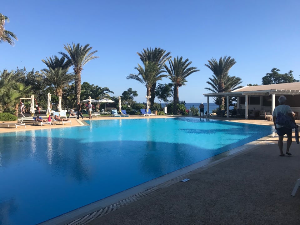 Pool Crystal Springs Beach Hotel