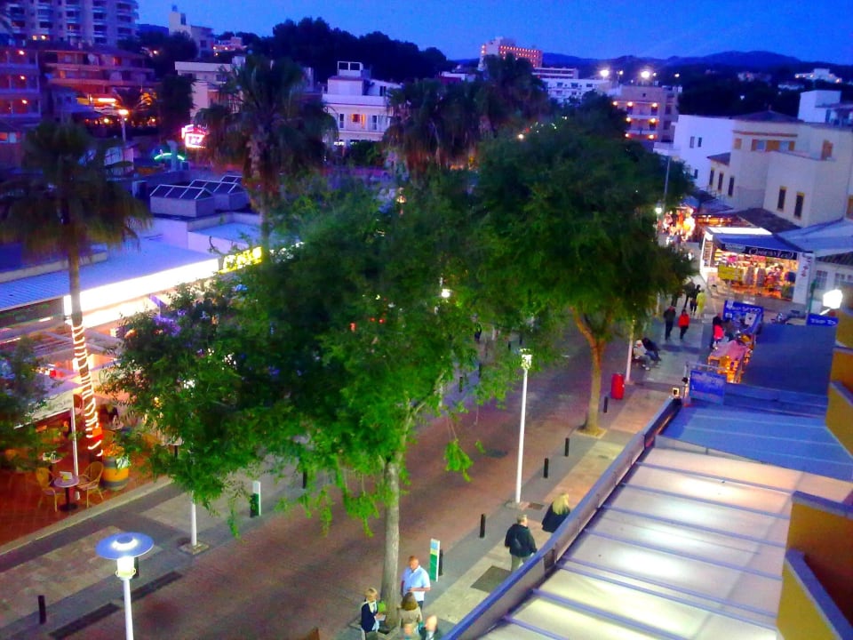 Blick vom Balkon am Abend FLOR los Almendros Apartamentos