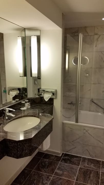 Zimmer Lindner Hotel Dusseldorf Seestern, part of JdV by Hyatt