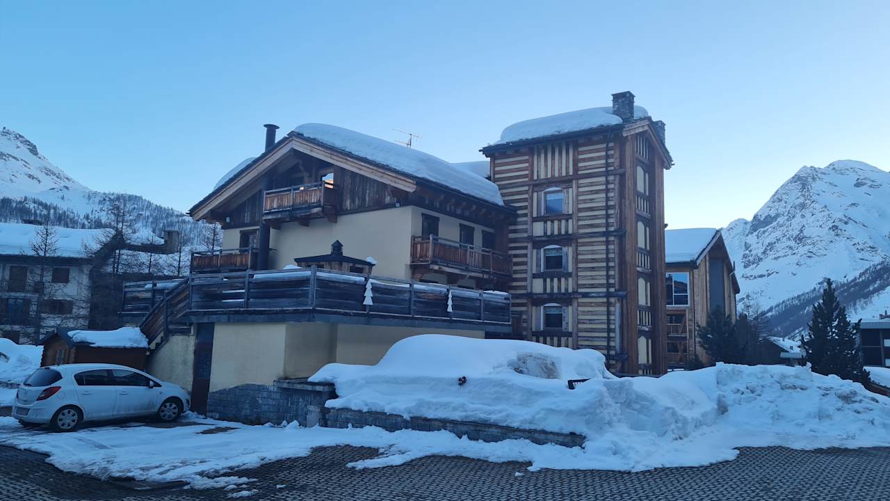 Außenansicht Hotel Miravidi