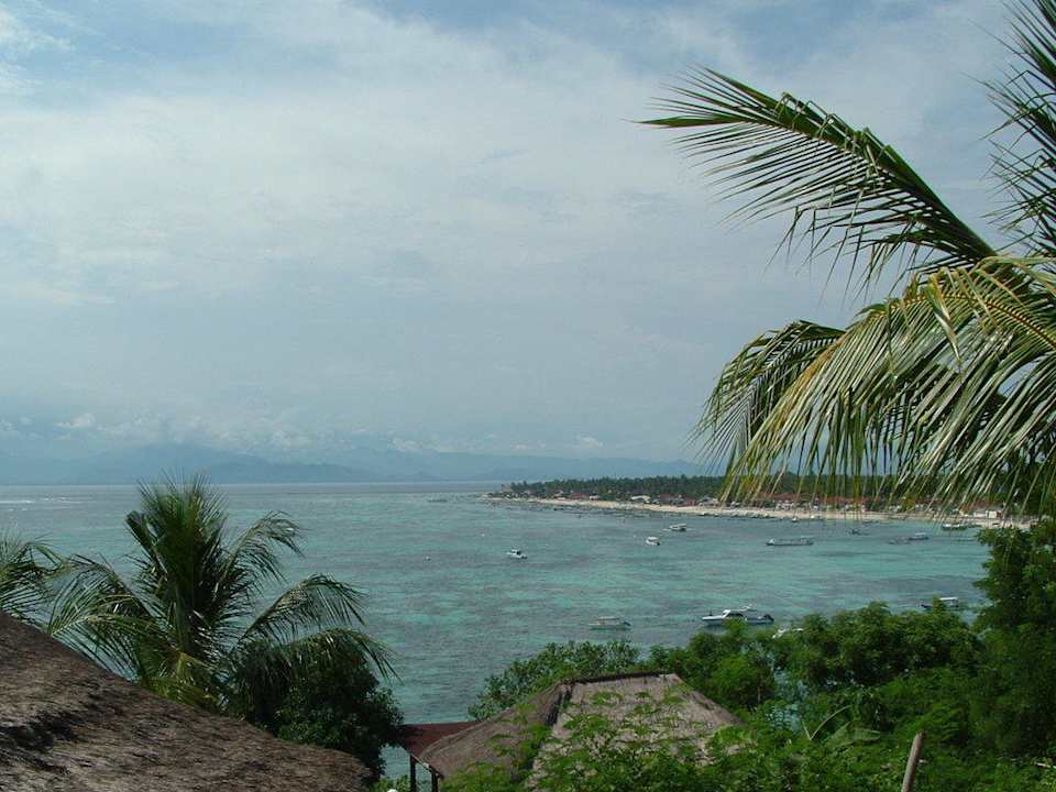 Ausblick von der Bar über Lembongan City Hotel Coconuts Beach Resort