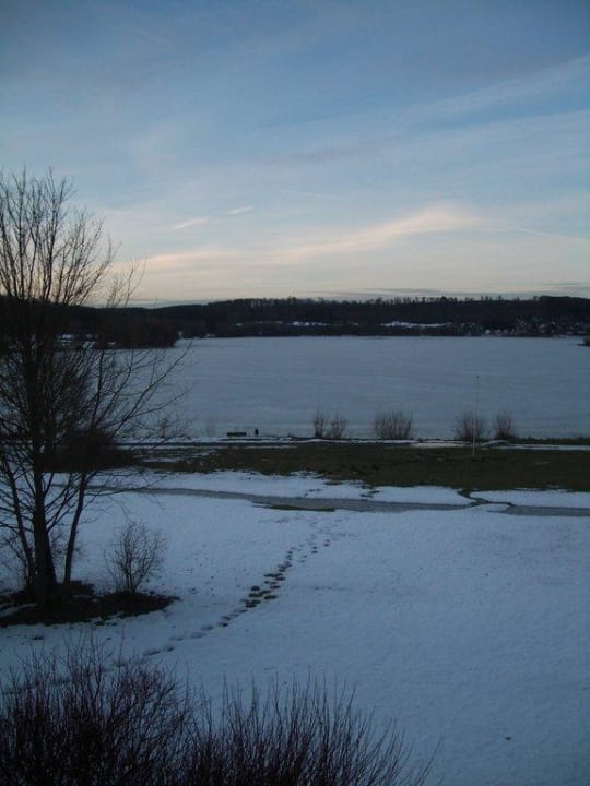 Blick auf den Golfplatz mit Schnee Golf & Sporthotel Wiesensee