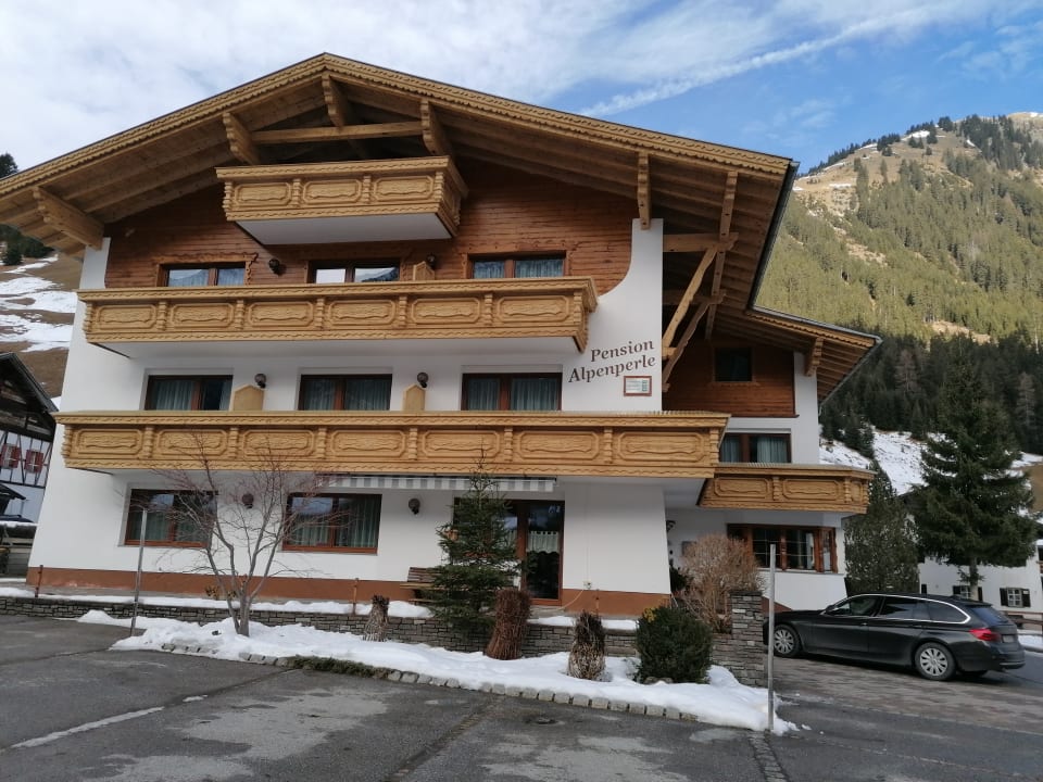 Außenansicht Pension Alpenperle