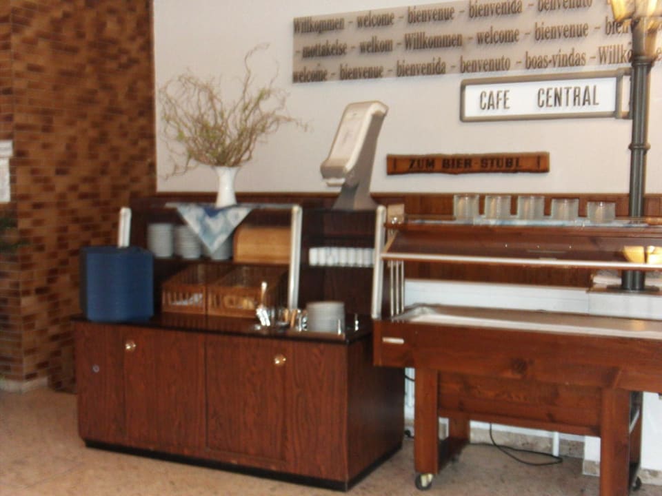 Ein Teil des Frühstücksbüffets Hotel Central Tegel