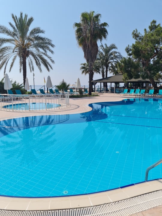 Pool Hotel Grand Ring