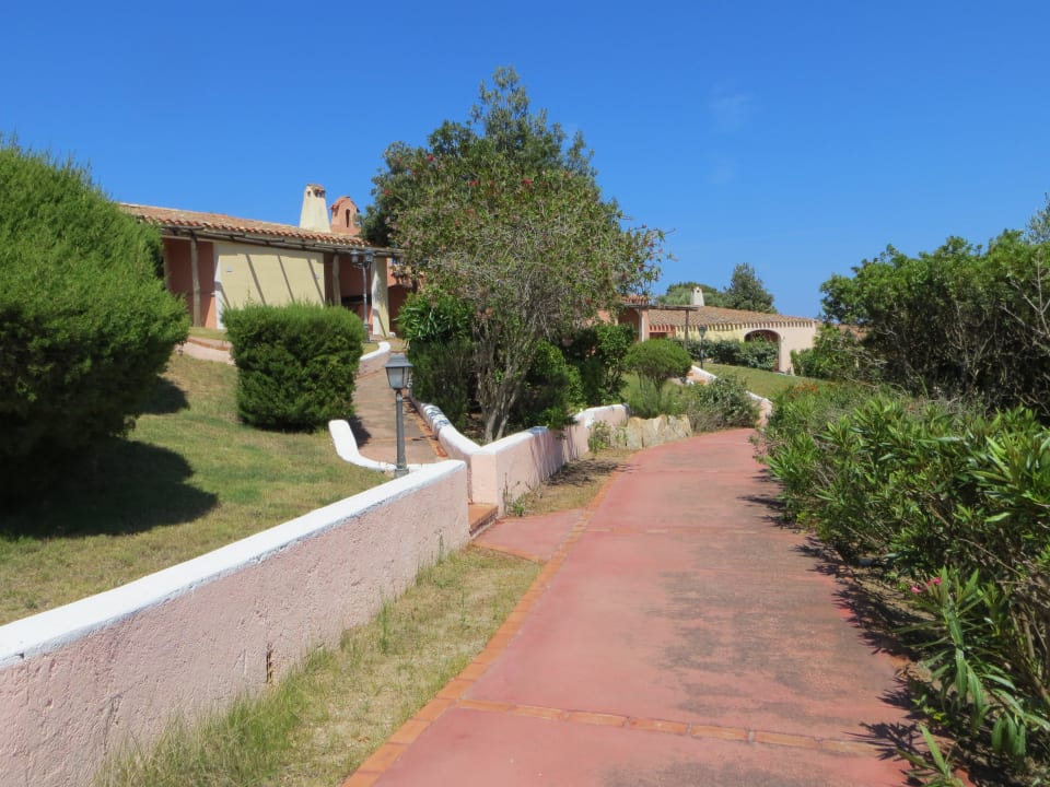 Weg zu den bungalows Colonna Country & Sporting Club