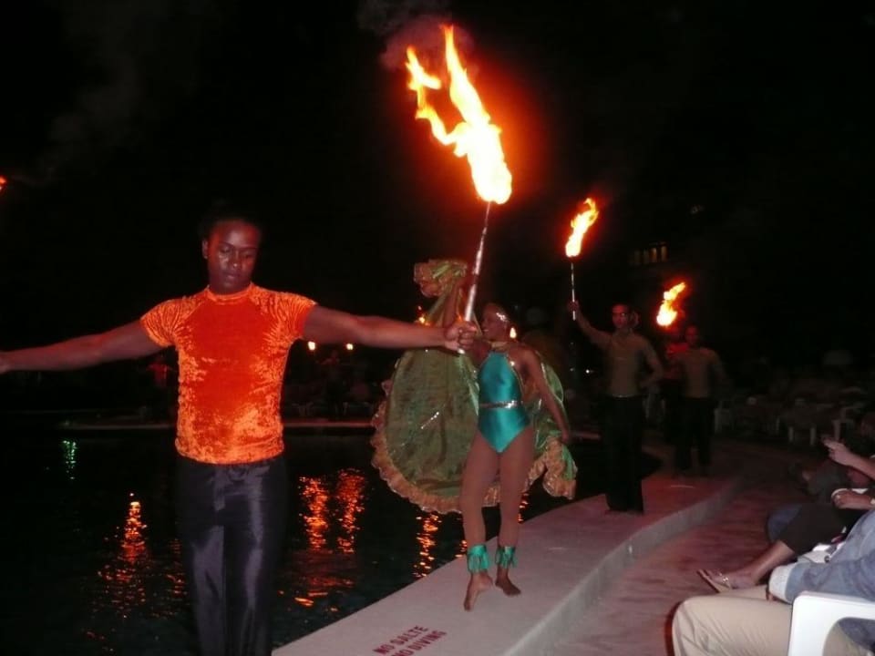 Show im Hotel Grand Paradise Playa Dorada