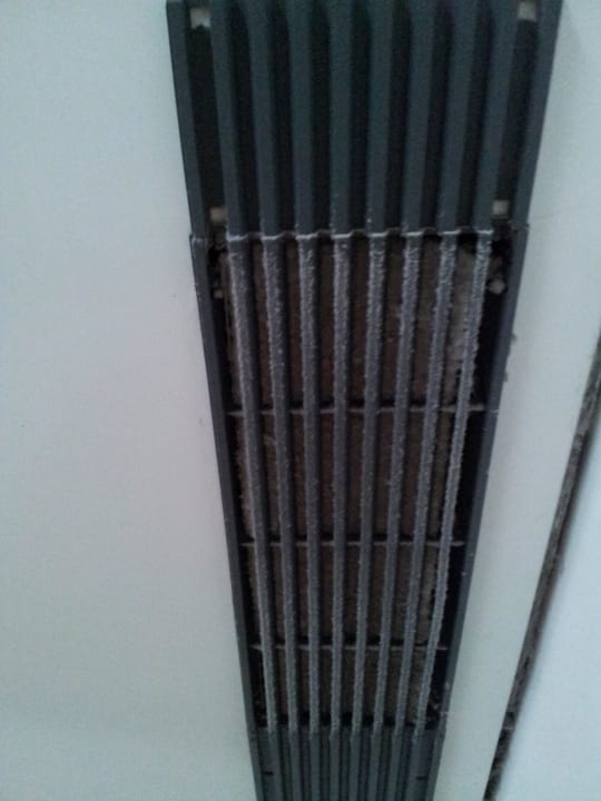 Verdreckte Klimaanlage  Hotel Club Salina Wharf