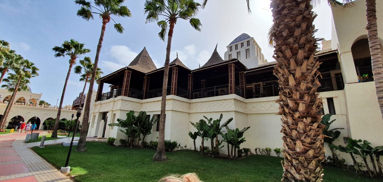 Außenansicht Hotel Riu Karamboa