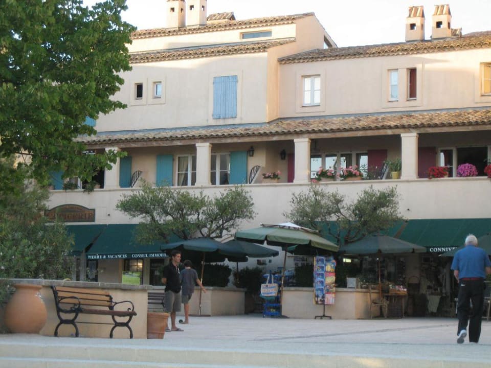 Dorfplatz Pierre & Vacances Resort Pont Royal en Provence