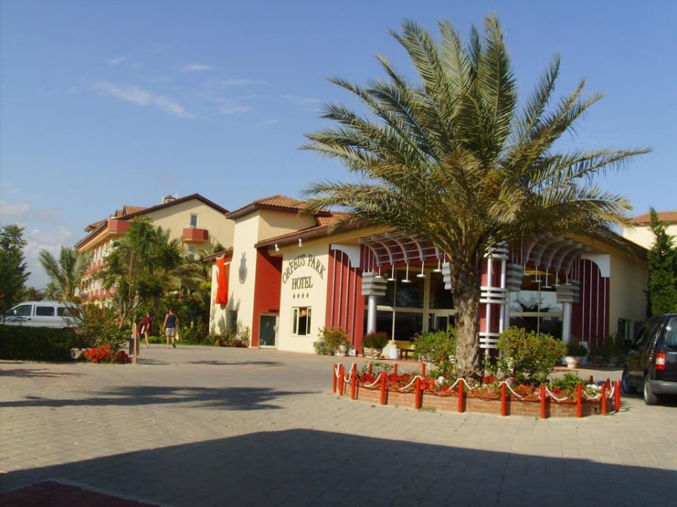 Hoteleingang Hotel Orfeus Park