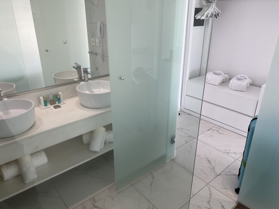 Zimmer Dimitra Beach Hotel & Suites