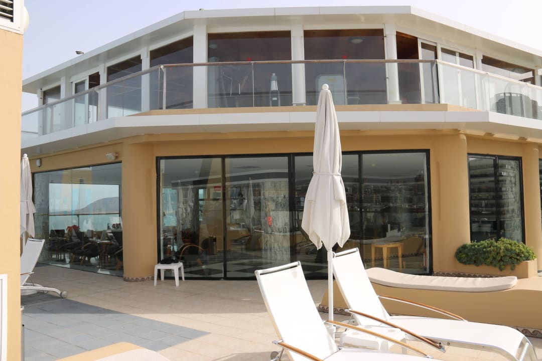 Poolbar und Fitnessbereich Bull Reina Isabel & Spa