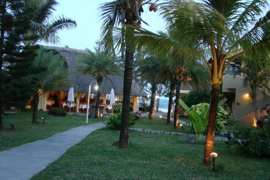 Restaurant Friday Attitude