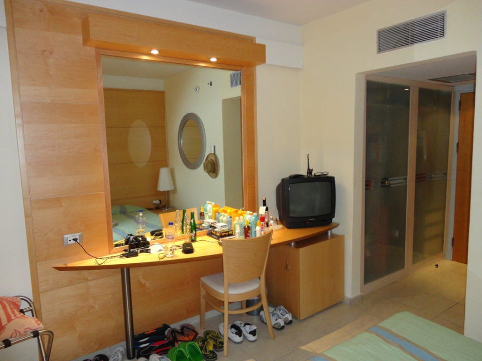 Hotelzimmer (nicht aufgeräumt) Hotel Calypso Beach