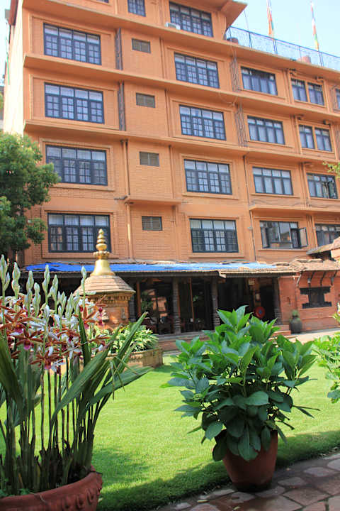 Hotelansicht vom Garten aus Guesthouse International