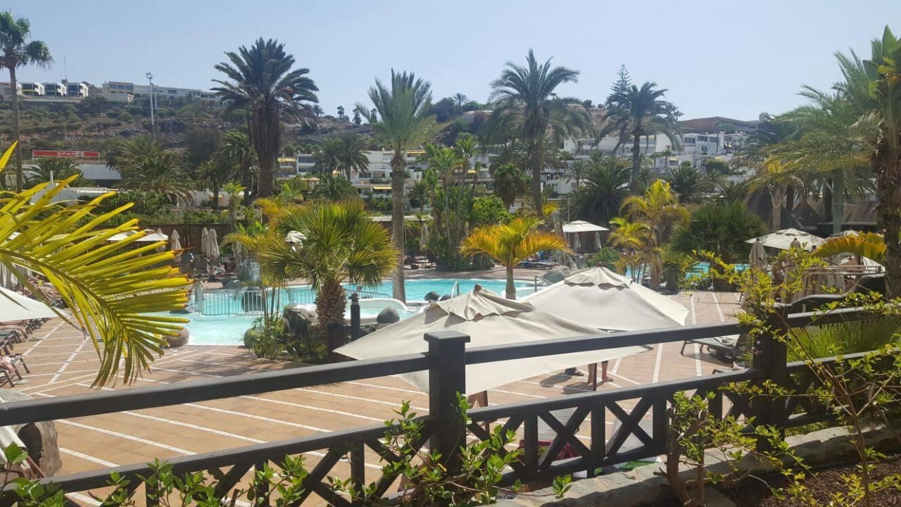 Poolanlage Corallium Beach by Lopesan Hotels - Adults only