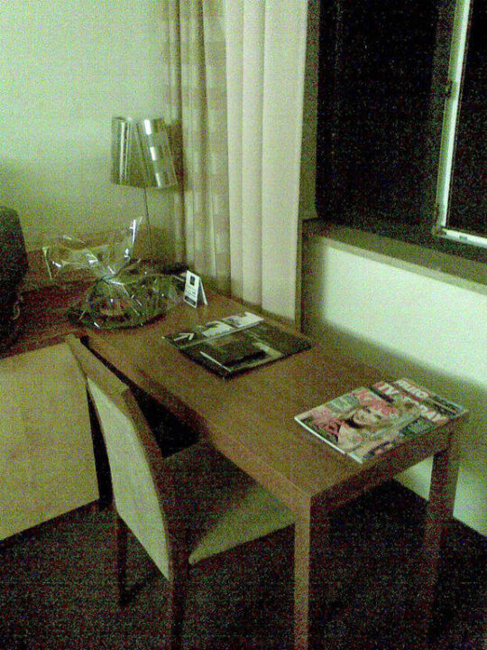 Schreibtisch Hotel Frankfurt Messe affiliated by Meliá