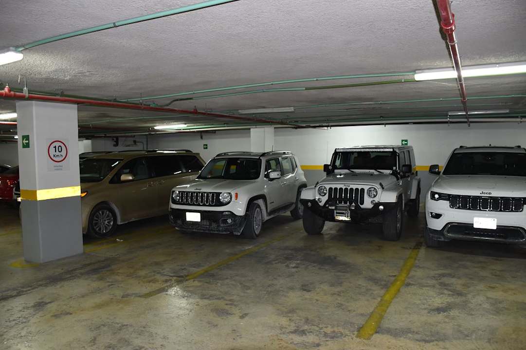 Unser Jeep in der Tiefgarage Hotel Fiesta Inn Chetumal