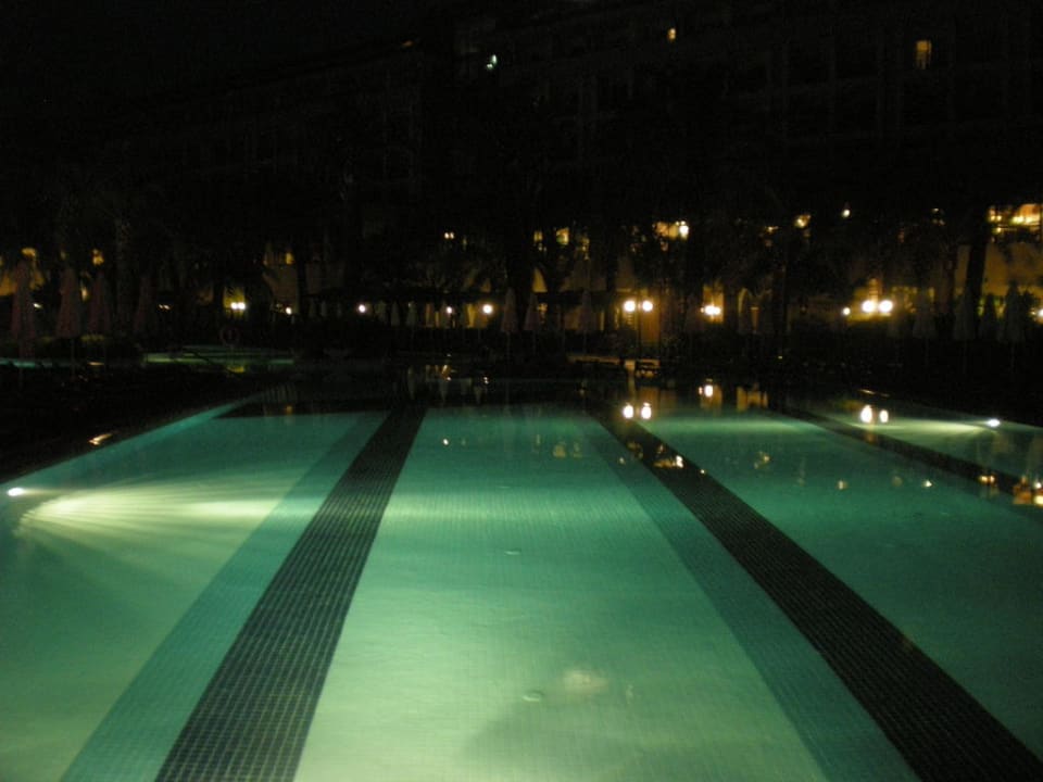 Pool bei Nacht Sunis Kumköy Beach Resort Hotel & Spa